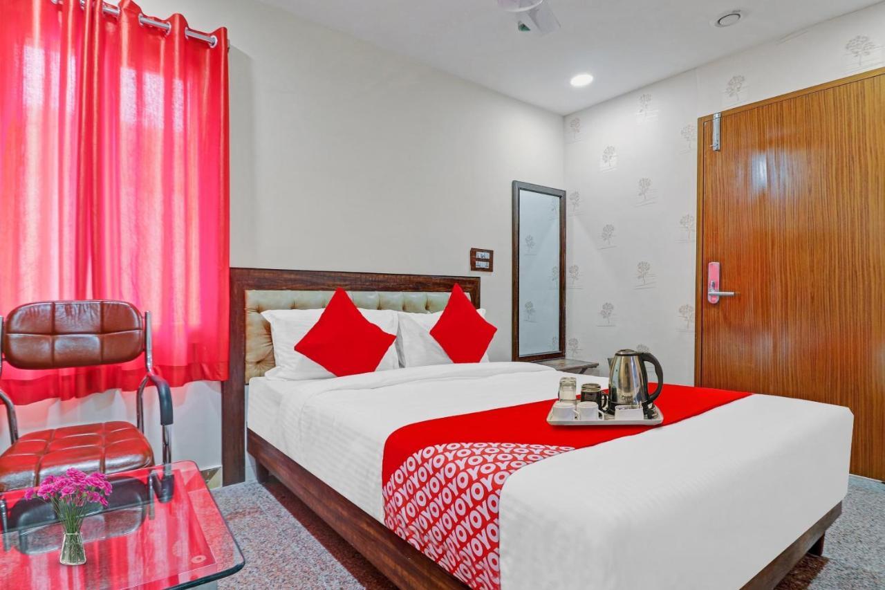 Heavens Inn Near Rasoolpura Metro Station Hyderabad Esterno foto