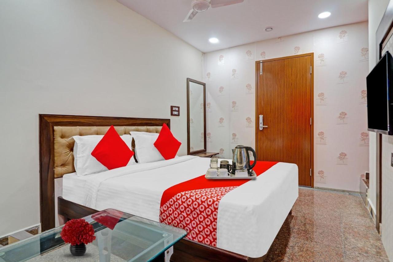 Heavens Inn Near Rasoolpura Metro Station Hyderabad Esterno foto