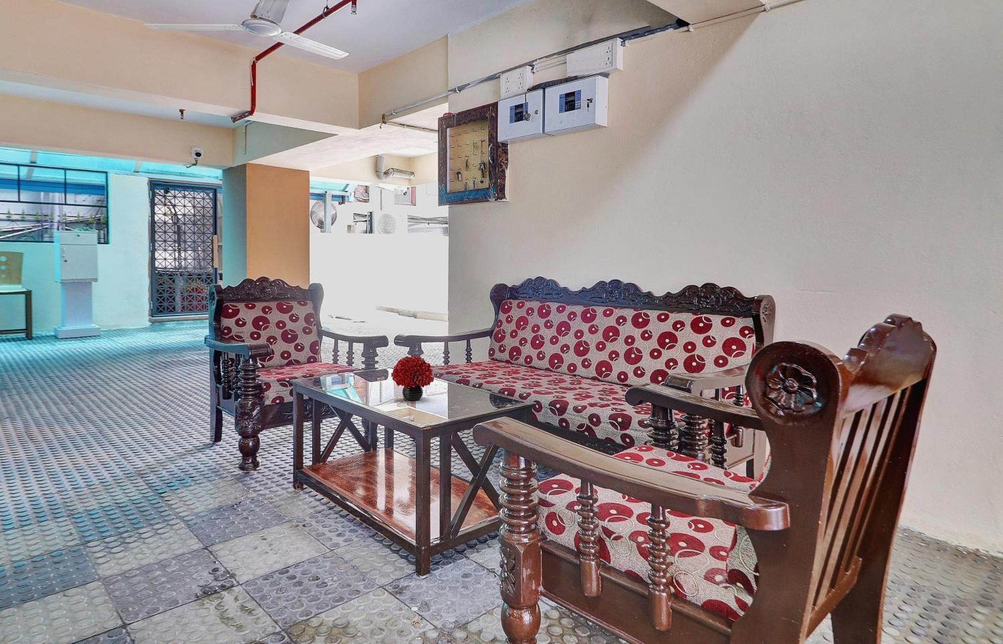 Heavens Inn Near Rasoolpura Metro Station Hyderabad Esterno foto